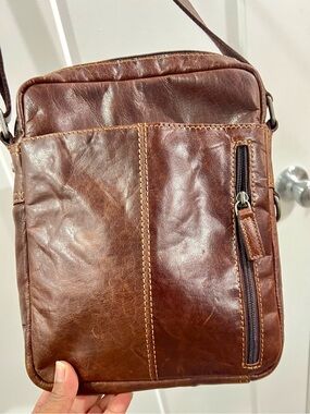 JACK GEORGES FINE LEATHER GOODS VOYAGER SLIM ZIPRED CROSSBODY AUTHENTIC